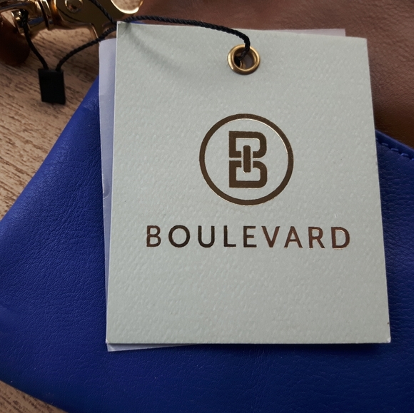 Genuine Leather Sapphire Boulevard Clutch - NWT - Picture 6 of 7